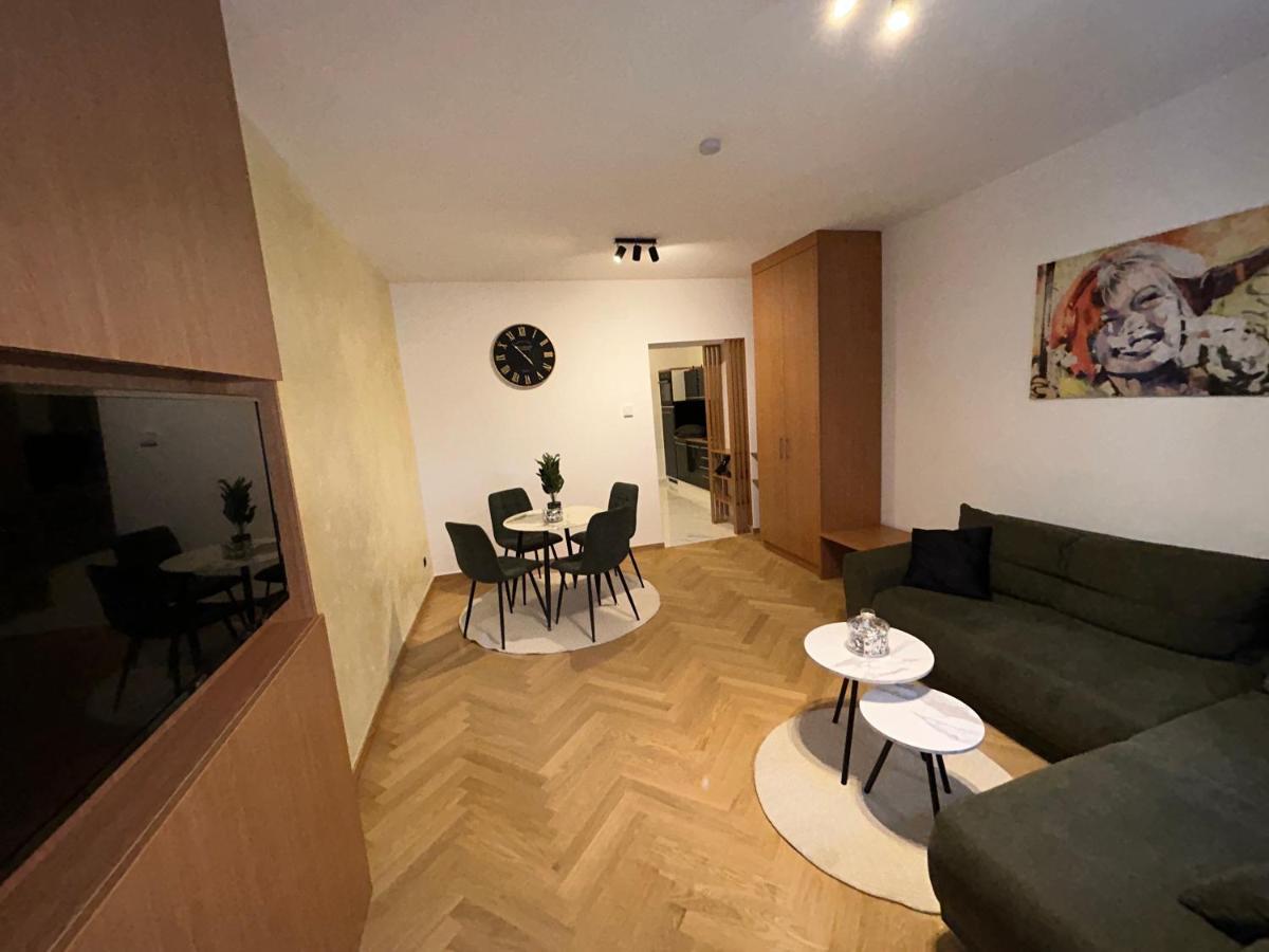 Deluxe Apartment Favoriten Vienna Luaran gambar